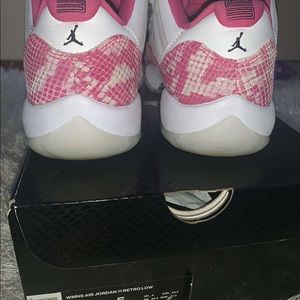 retro 11 pink snakeskin